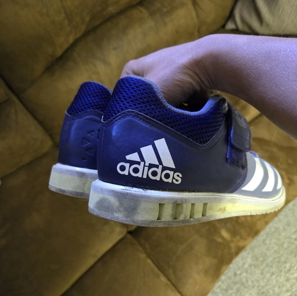 Adidas Powerlift shoes - Picture 2 of 4